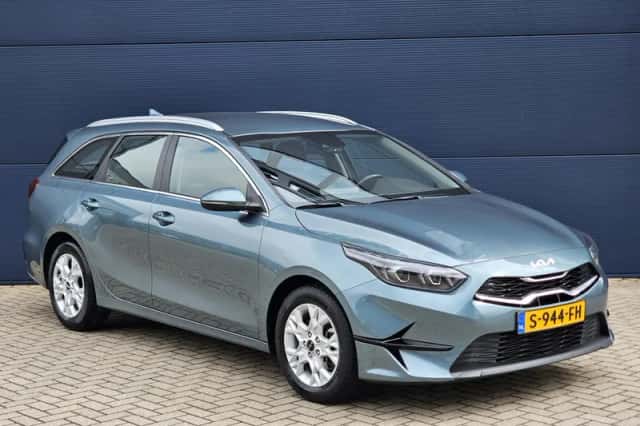 Kia Ceed Sportswagon (2023) thumbnail 3