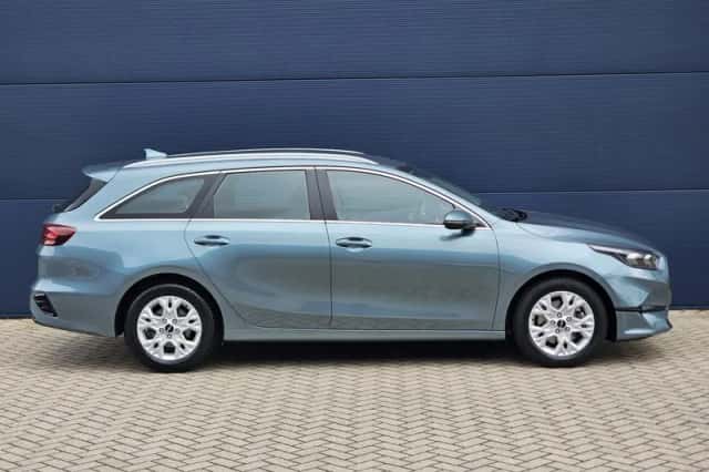 Kia Ceed Sportswagon (2023) thumbnail 4