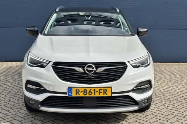 Opel Grandland (2021) thumbnail 2