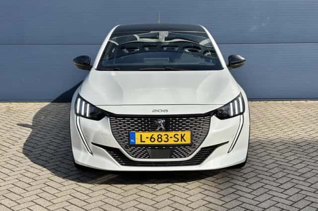 Peugeot e-208 (2021) thumbnail 3