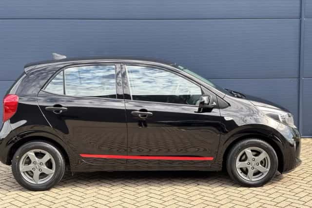 Kia Picanto (2021) thumbnail 3