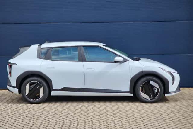 Kia EV4 (2026) thumbnail 2