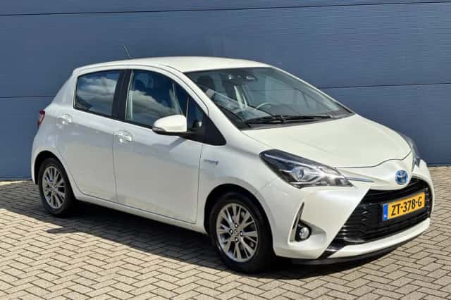 Toyota Yaris (2018) thumbnail 3