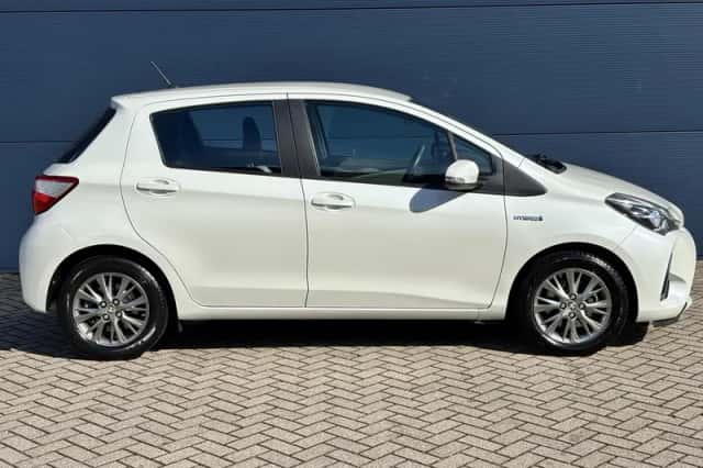 Toyota Yaris (2018) thumbnail 4