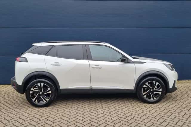 Peugeot 2008 (2023) thumbnail 6