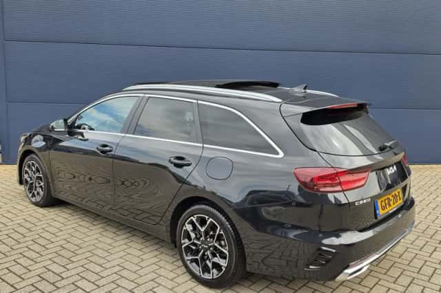 Kia Ceed (2024) thumbnail 3