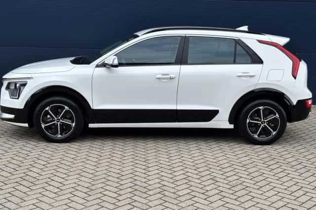 Kia Niro (2025) thumbnail 4