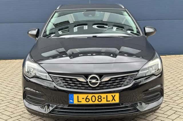 Opel Astra (2021) thumbnail 2