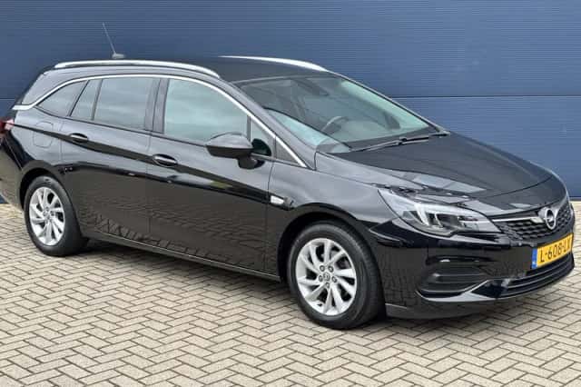 Opel Astra (2021) thumbnail 3