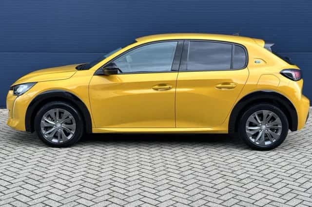 Peugeot e-208 (2022) thumbnail 5