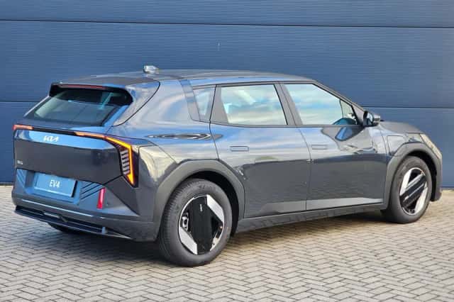Kia EV4 (2026) thumbnail 2