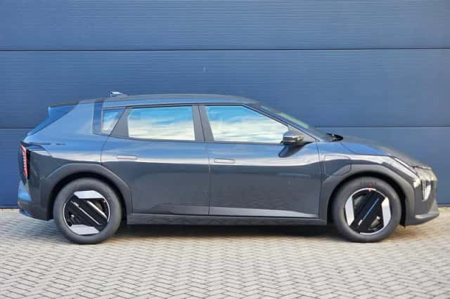 Kia EV4 (2026) thumbnail 3