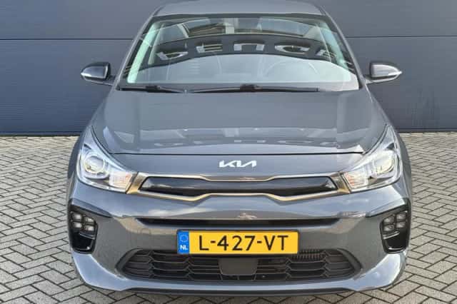 Kia Rio (2021) thumbnail 2