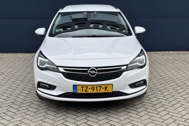 Opel Astra (2018) thumbnail 2