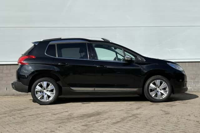 Peugeot 2008 (2015) thumbnail 3