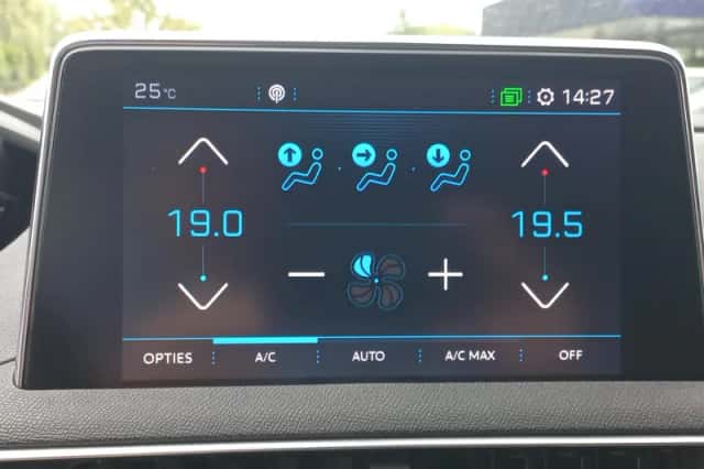 Peugeot 3008 (2017) thumbnail 6