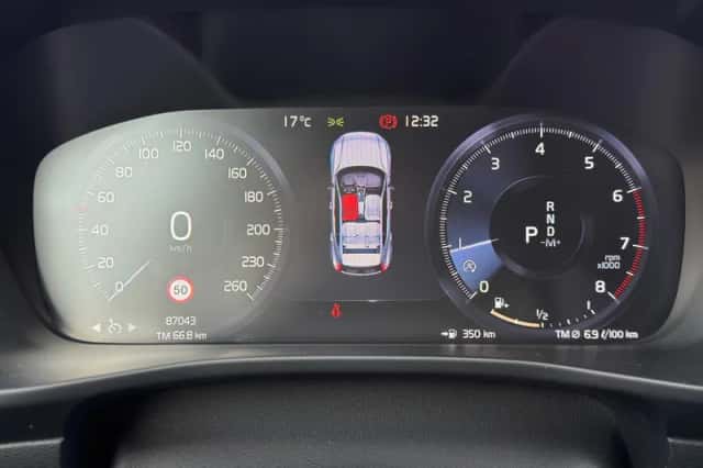 Volvo XC40 (2021) thumbnail 6