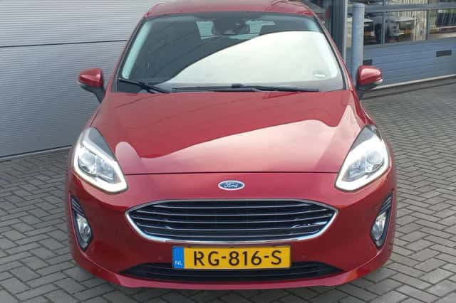 Ford Fiesta (2017) thumbnail 2