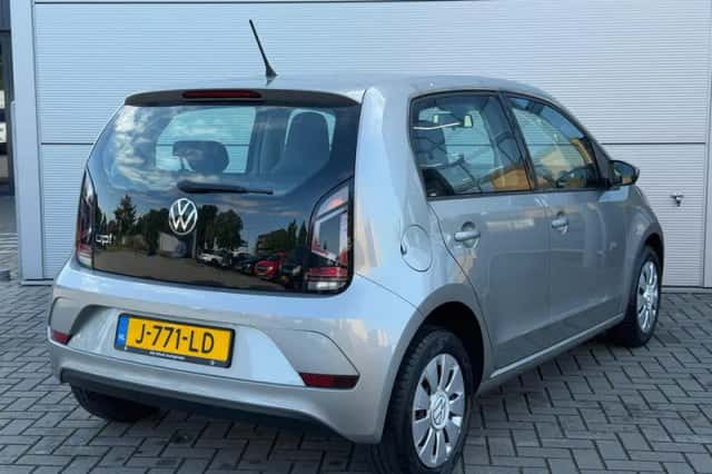 Volkswagen Up! (2020) thumbnail 4
