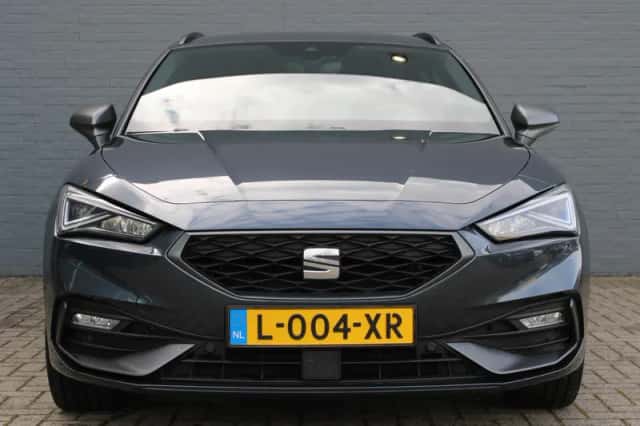 SEAT Leon (2021) thumbnail 3
