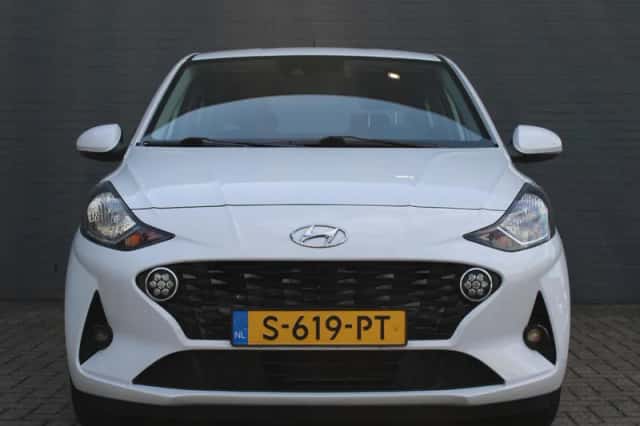 Hyundai i10 (2023) thumbnail 3
