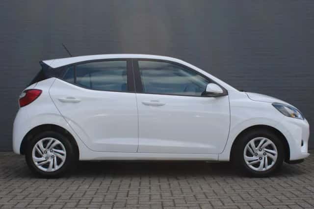 Hyundai i10 (2023) thumbnail 5