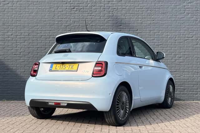 Fiat 500 (2021) thumbnail 6