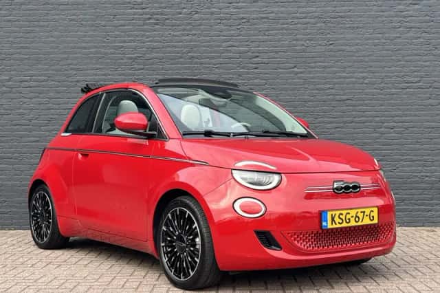 Fiat 500C (2024) thumbnail 5