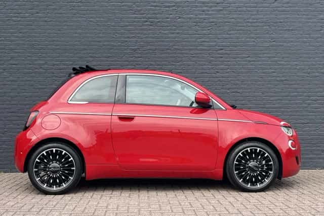 Fiat 500C (2024) thumbnail 6
