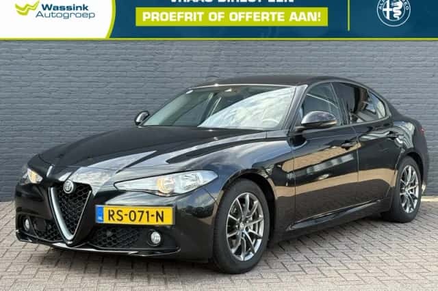 Alfa Romeo Giulia (2018) thumbnail 1