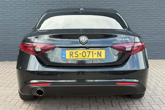 Alfa Romeo Giulia (2018) thumbnail 6