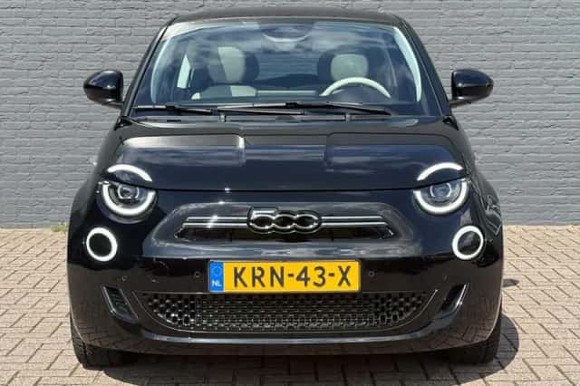 Fiat 500 (2024) thumbnail 3