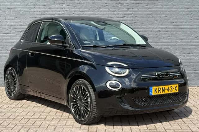 Fiat 500 (2024) thumbnail 4