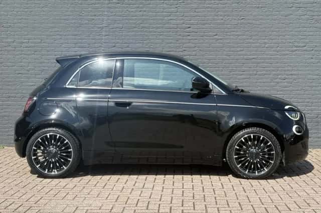 Fiat 500 (2024) thumbnail 5