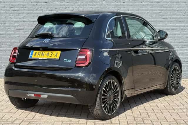 Fiat 500 (2024) thumbnail 6