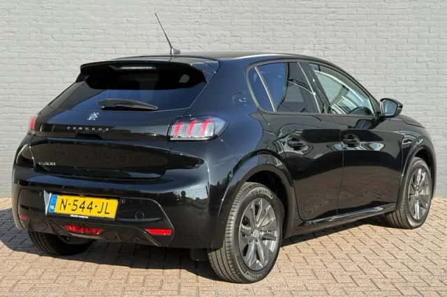Peugeot e-208 (2021) thumbnail 5
