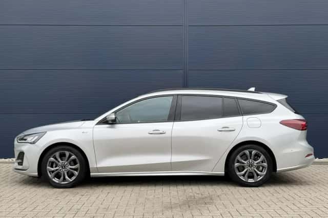 Ford Focus (2024) thumbnail 4