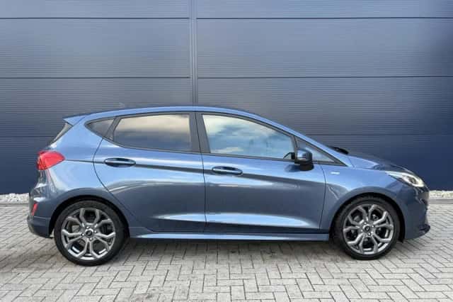 Ford Fiesta (2021) thumbnail 3