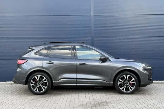 Ford Kuga (2023) thumbnail 3