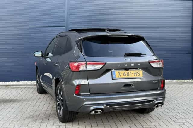 Ford Kuga (2023) thumbnail 4