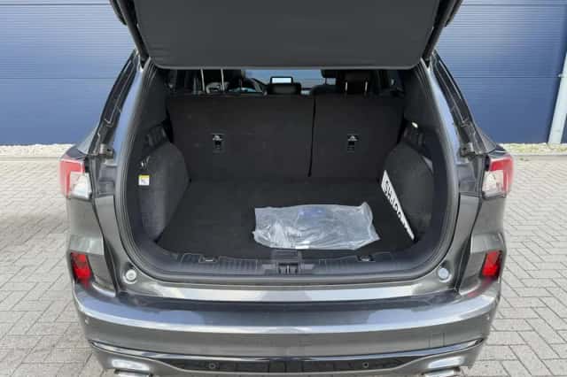 Ford Kuga (2023) thumbnail 6