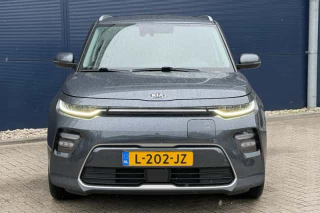 Kia Soul EV (2021) thumbnail 3
