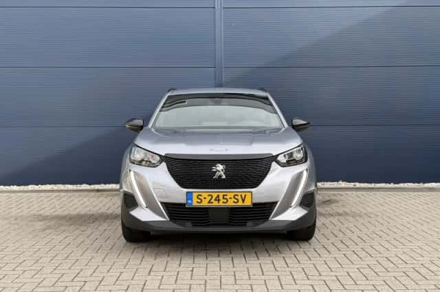 Peugeot 2008 (2023) thumbnail 2