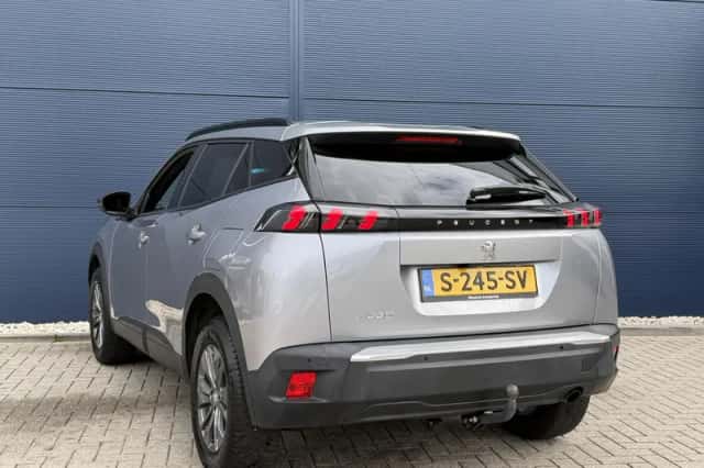 Peugeot 2008 (2023) thumbnail 3