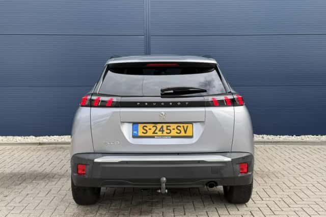 Peugeot 2008 (2023) thumbnail 4