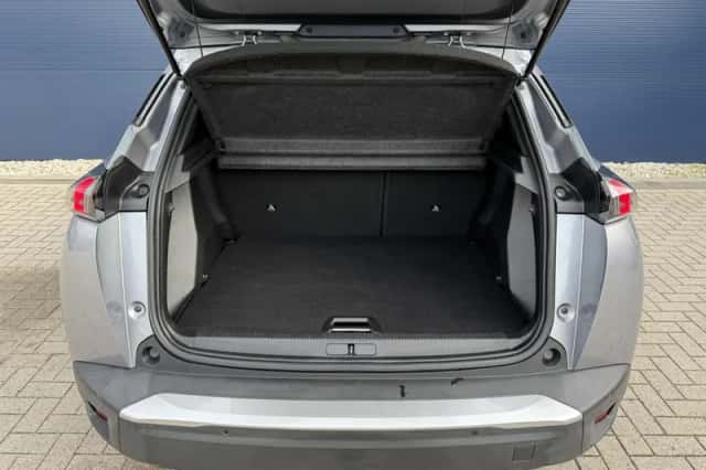 Peugeot 2008 (2023) thumbnail 6