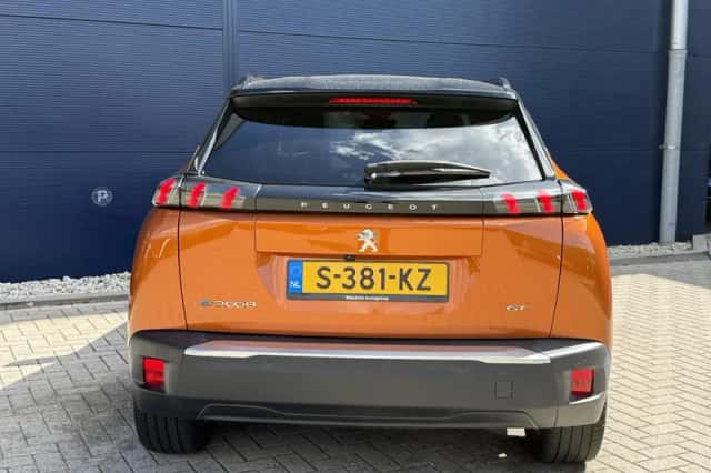 Peugeot e-2008 (2022) thumbnail 4