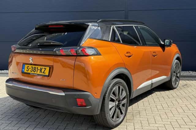 Peugeot e-2008 (2022) thumbnail 5