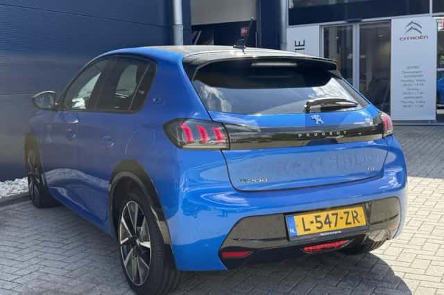 Peugeot e-208 (2021) thumbnail 4