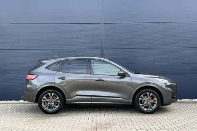 Ford Kuga (2023) thumbnail 3